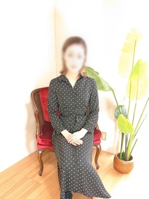 聡美(さとみ)(28)